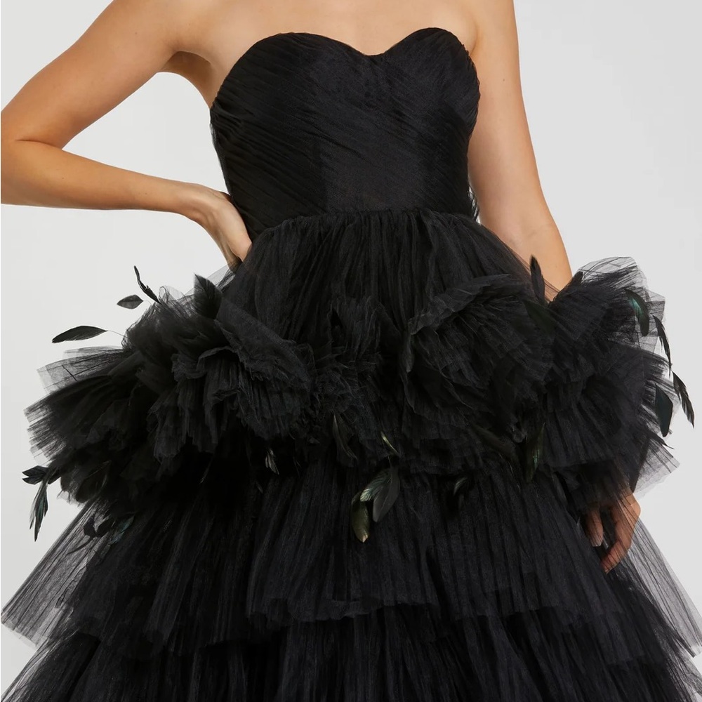 Mac Duggal Black Strapless Sweetheart Tulle Gown w. Feather Detail 20572 Size 4 - Picture 4 of 13